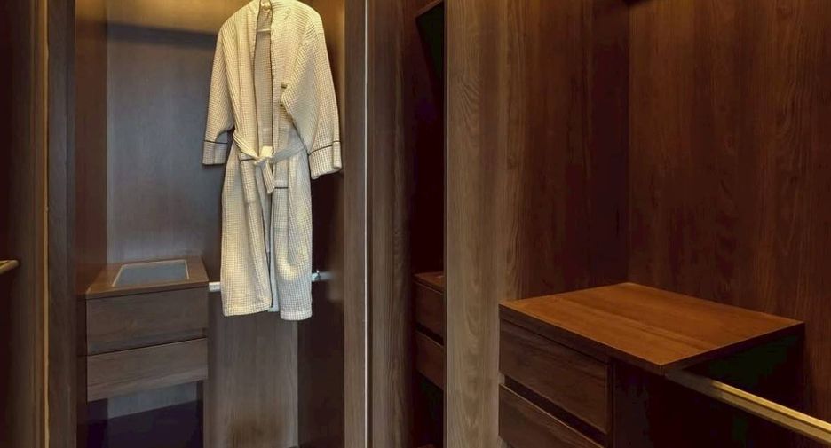 For rent 1 bed condo in Watthana, Bangkok