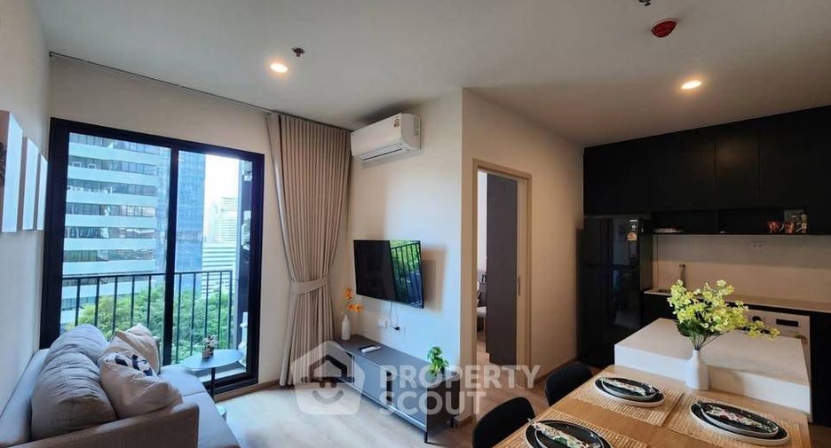 For rent 2 bedrooms condo in Huai Khwang, Bangkok