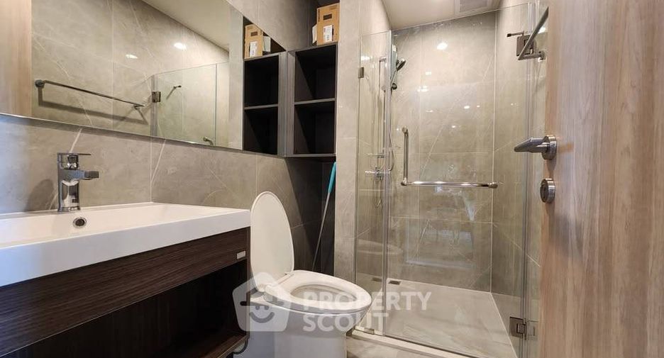 For rent 2 bedrooms condo in Huai Khwang, Bangkok