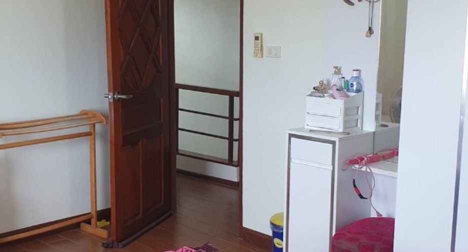 Haus zum Kauf mit 4 Zimmer in Bang Lamung, Chonburi