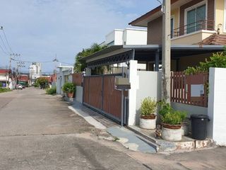 Haus zum Kauf mit 4 Zimmer in Bang Lamung, Chonburi