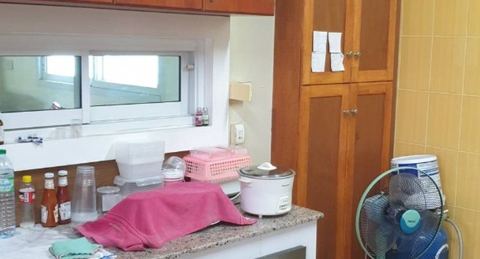 Haus zum Kauf mit 4 Zimmer in Bang Lamung, Chonburi