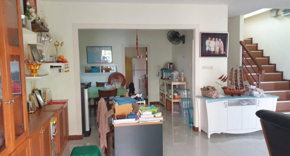Haus zum Kauf mit 4 Zimmer in Bang Lamung, Chonburi