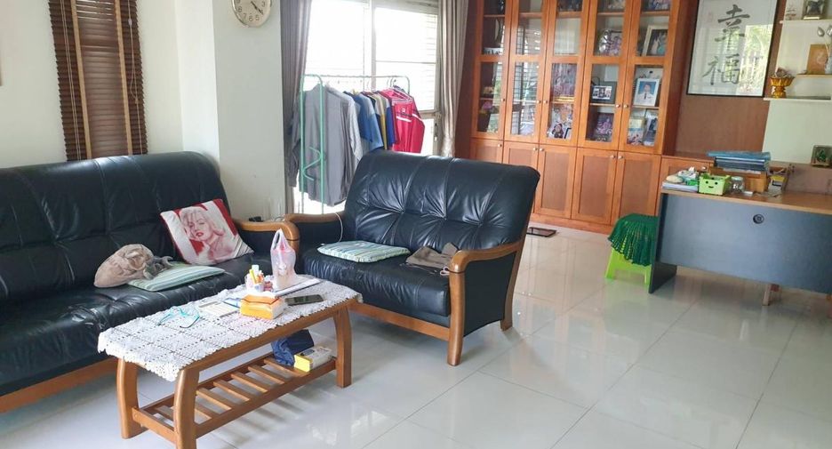 Haus zum Kauf mit 4 Zimmer in Bang Lamung, Chonburi