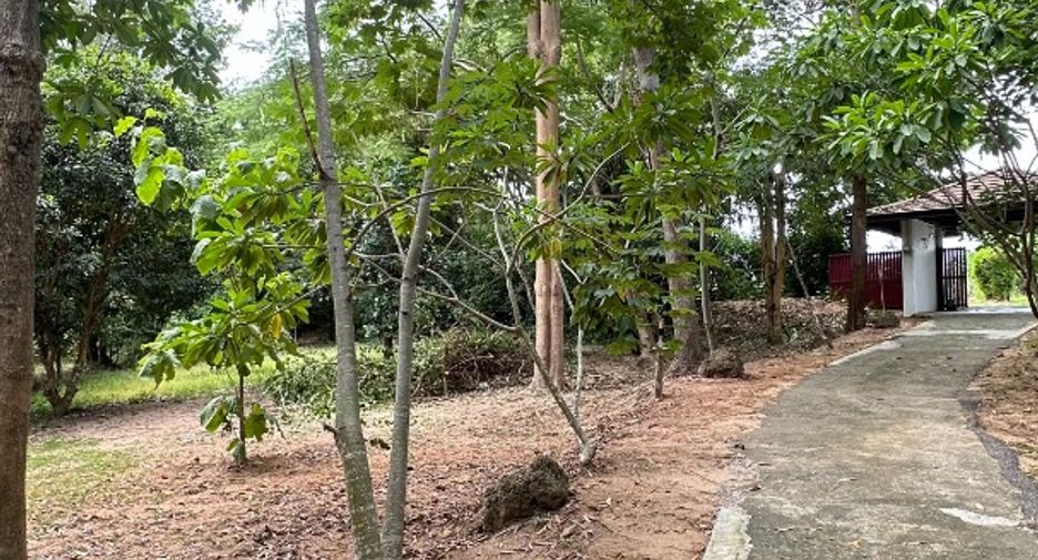 出售 土地 在 Bang Lamung, Chon Buri