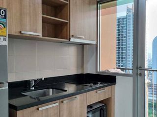 Condo en alquiler de 1 habitaciones en Khlong San, Bangkok