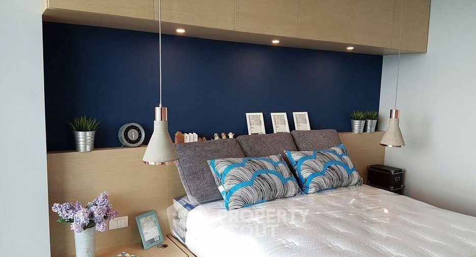 For rent 2 bedrooms condo in Sathon, Bangkok