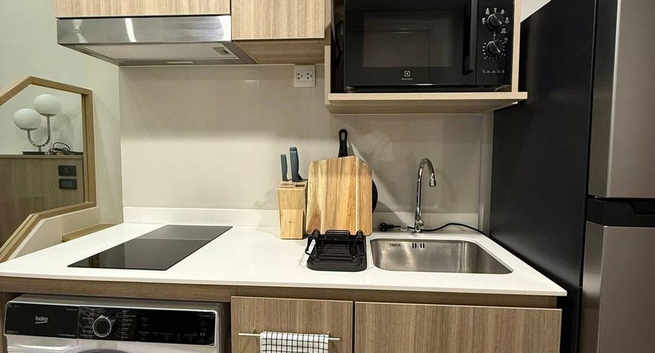 For rent 2 bedrooms condo in Khlong Toei, Bangkok