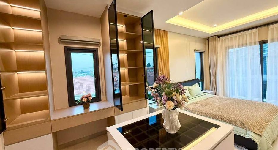 À louer 4 chambres maison à Bang Lamung, Chonburi