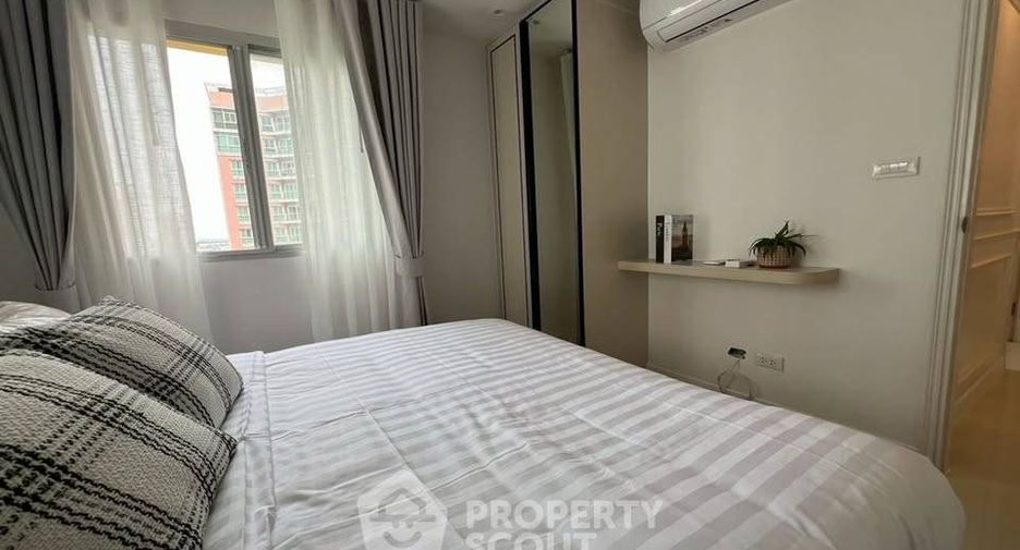 Condo en alquiler de 3 habitaciones en Yan Nawa, Bangkok