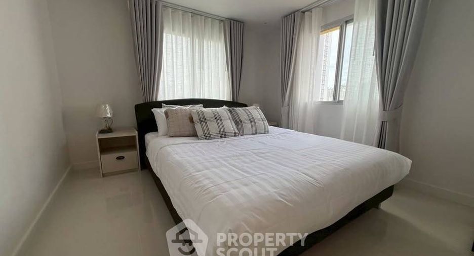 Condo en alquiler de 3 habitaciones en Yan Nawa, Bangkok
