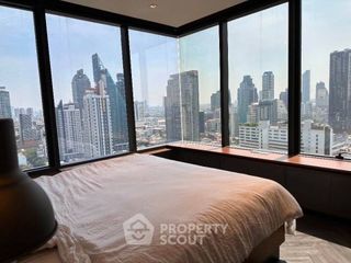 For rent 2 bedrooms condo in Bang Rak, Bangkok