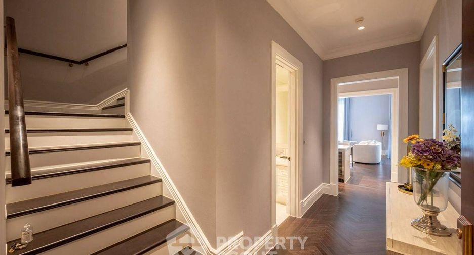 For rent 3 bedrooms condo in Pathum Wan, Bangkok