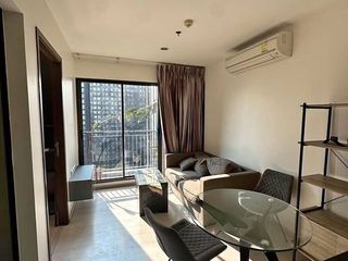 Condo en alquiler de 2 habitaciones en Huai Khwang, Bangkok