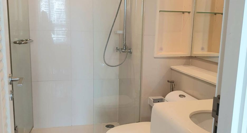 For rent 1 bed condo in Sathon, Bangkok