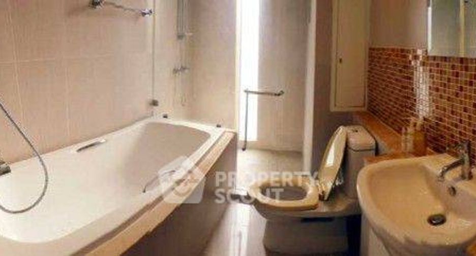 For rent 2 bedrooms condo in Khlong Toei, Bangkok