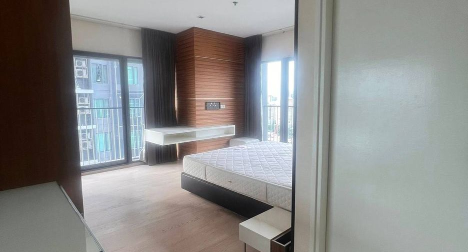 For rent 2 bedrooms condo in Khlong Toei, Bangkok