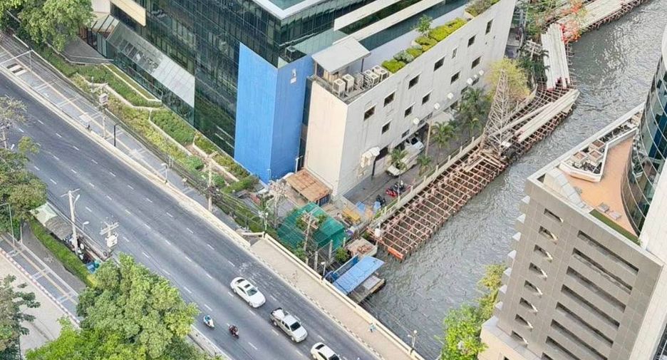 For rent 3 bedrooms condo in Watthana, Bangkok