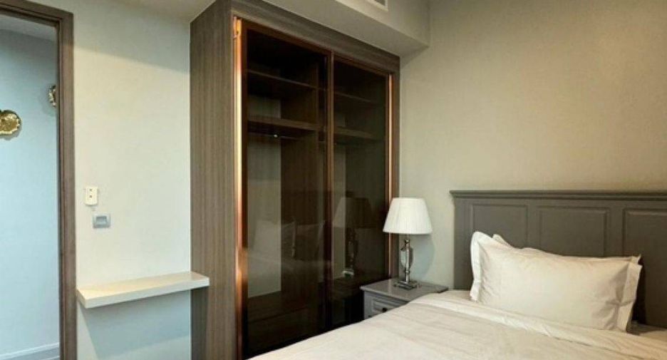 For rent 3 bedrooms condo in Khlong Toei, Bangkok