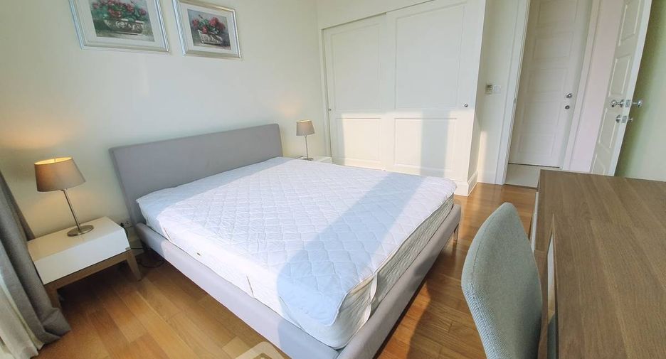 For rent 3 bedrooms condo in Watthana, Bangkok