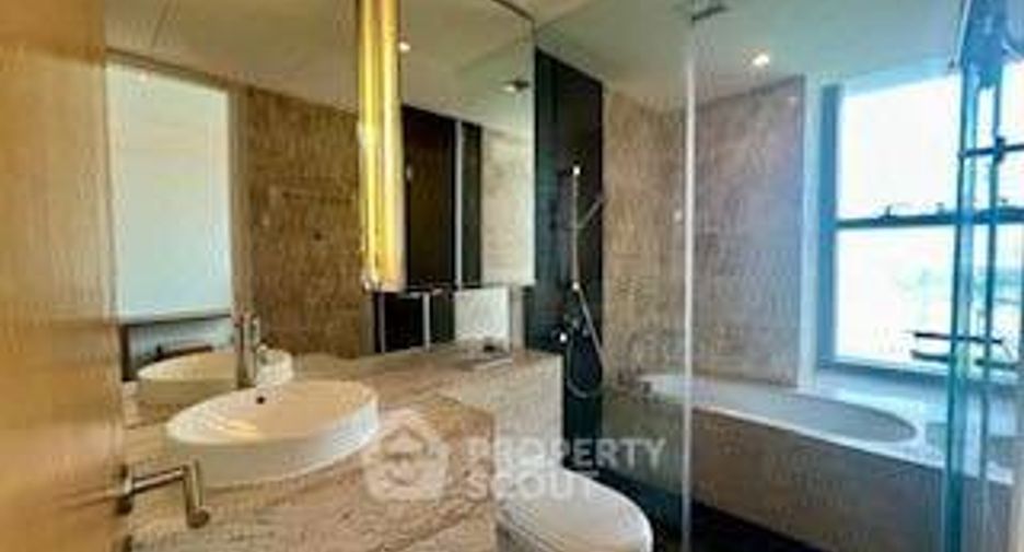 For rent 2 bedrooms condo in Yan Nawa, Bangkok