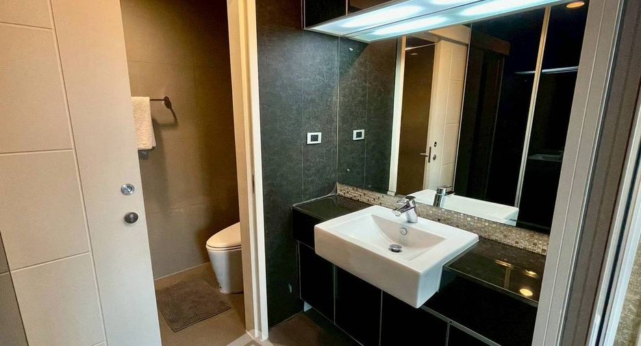 For rent 1 bed condo in Khlong Toei, Bangkok