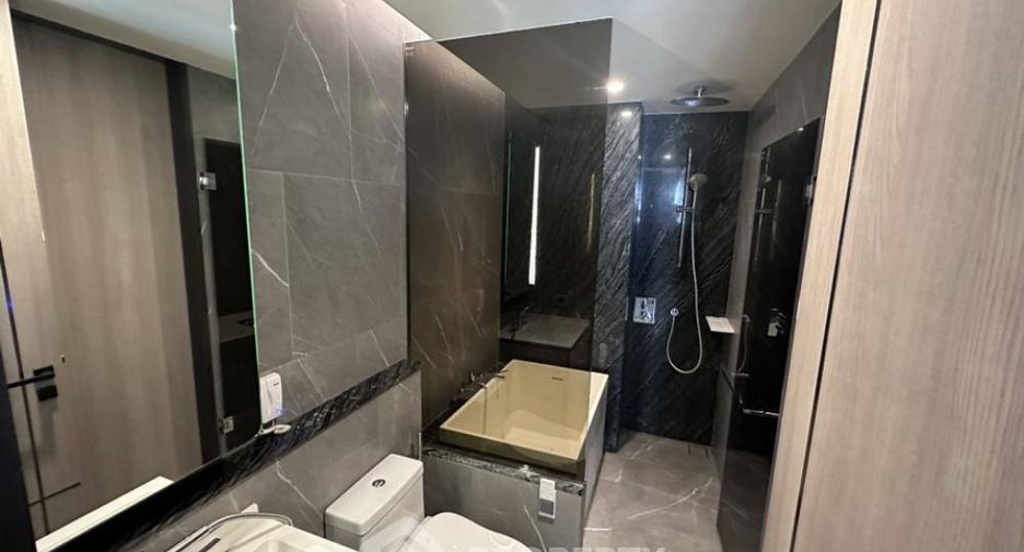 À vendre 2 chambres condo à Watthana, Bangkok