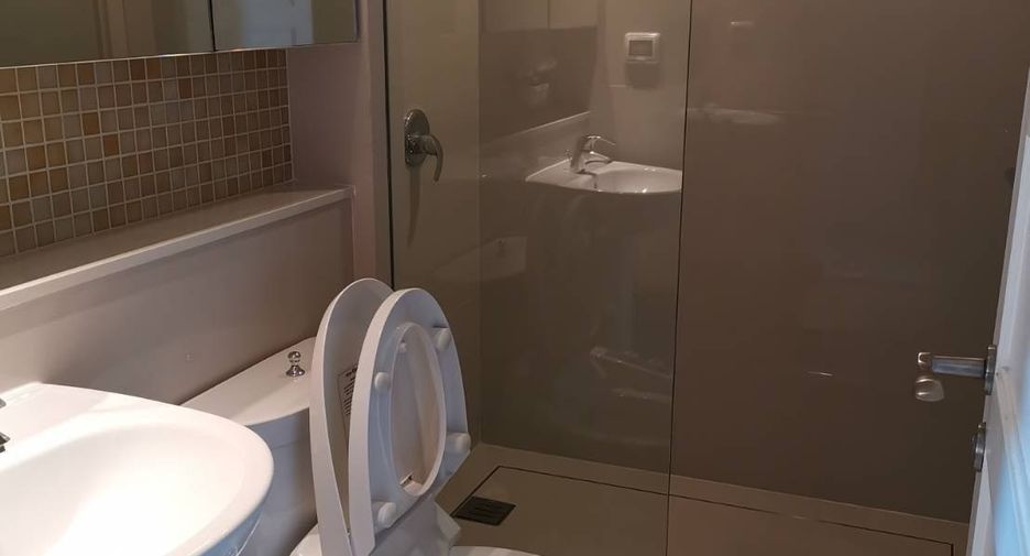 Condo en alquiler de 2 habitaciones en Khlong Toei, Bangkok