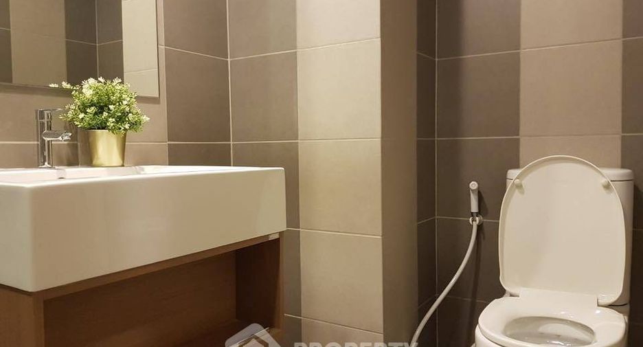 Condo en alquiler de 1 habitaciones en Khlong San, Bangkok