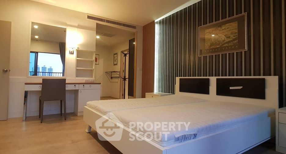 For rent 3 bedrooms condo in Khlong Toei, Bangkok