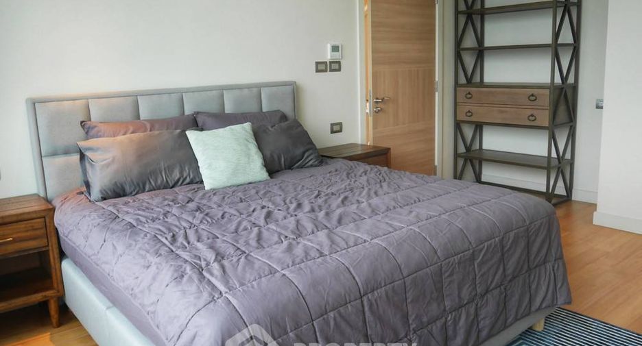 For rent 2 bedrooms condo in Pathum Wan, Bangkok