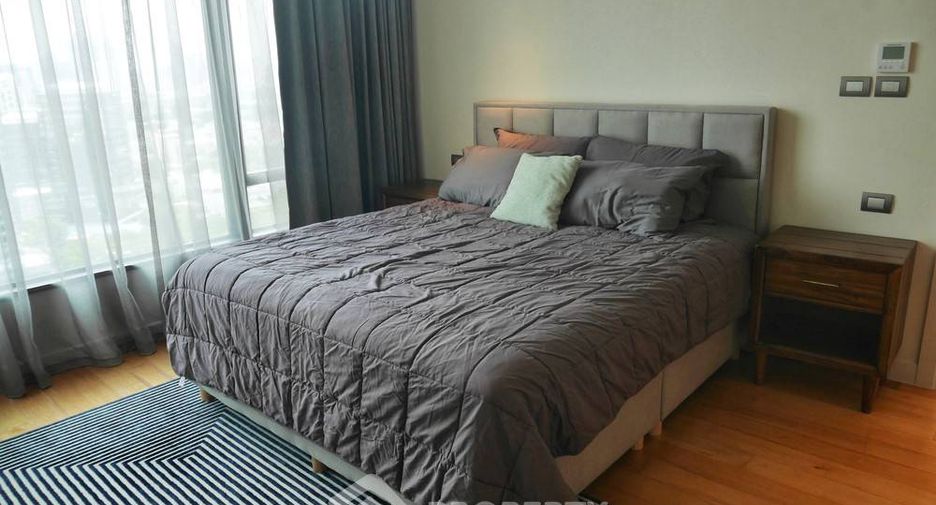 For rent 2 bedrooms condo in Pathum Wan, Bangkok
