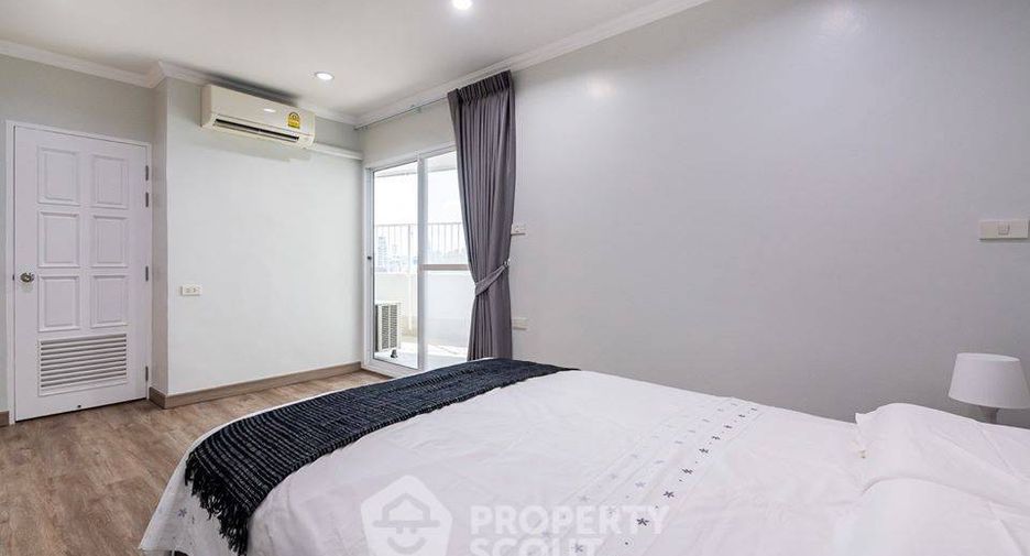 For rent 3 bedrooms condo in Watthana, Bangkok