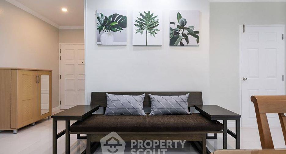 For rent 3 bedrooms condo in Watthana, Bangkok