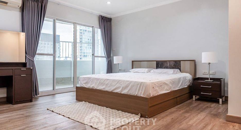 For rent 3 bedrooms condo in Watthana, Bangkok