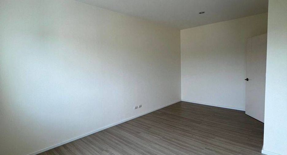 Haus zur Miete und zum Kauf mit 3 Zimmer in Prawet, Bangkok