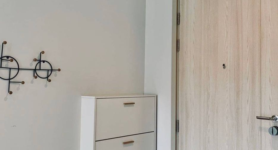 For rent 2 bedrooms condo in Pathum Wan, Bangkok
