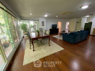 For rent 2 bedrooms apartment in Watthana, Bangkok