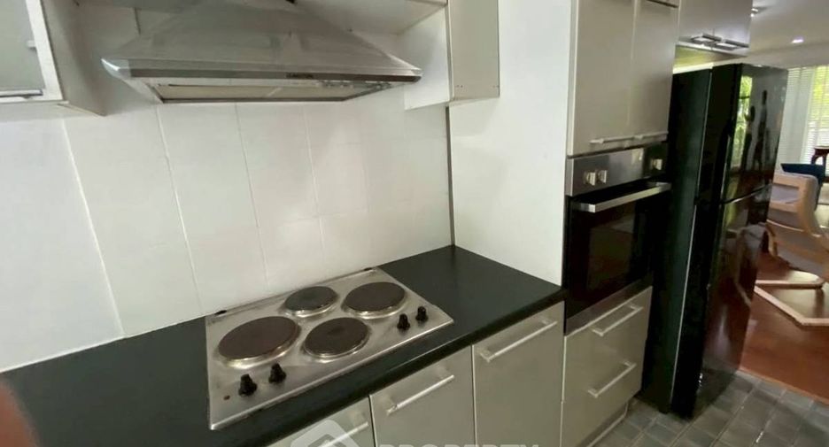 For rent 2 bedrooms apartment in Watthana, Bangkok