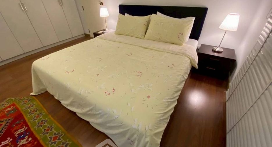 For rent 2 bedrooms apartment in Watthana, Bangkok