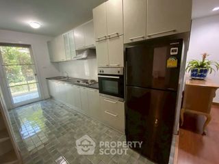 For rent 2 bedrooms apartment in Watthana, Bangkok