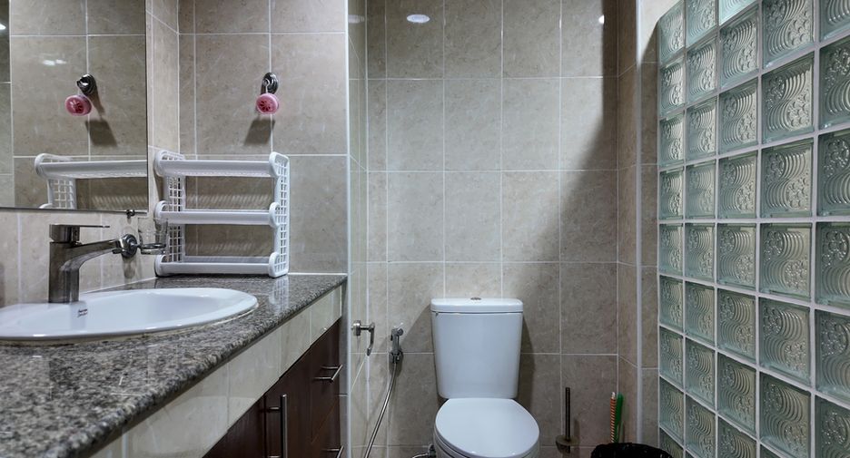 For sale 1 bed condo in Bang Lamung, Chonburi