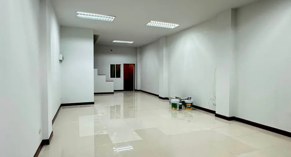 À louer 3 chambres maison de ville à Bang Phli, Samut Prakan