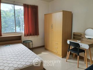 Condo en alquiler de 2 habitaciones en Huai Khwang, Bangkok