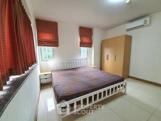 Condo en alquiler de 2 habitaciones en Huai Khwang, Bangkok