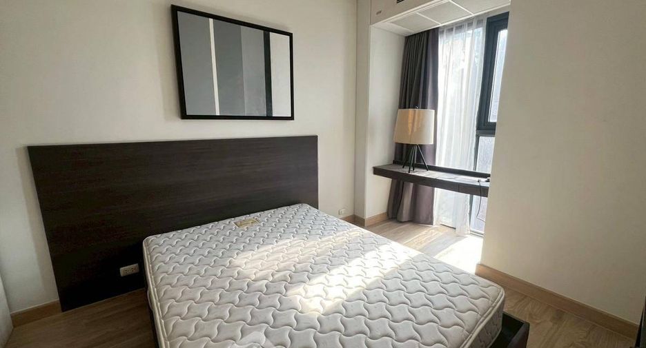 For rent 2 bedrooms condo in Phaya Thai, Bangkok
