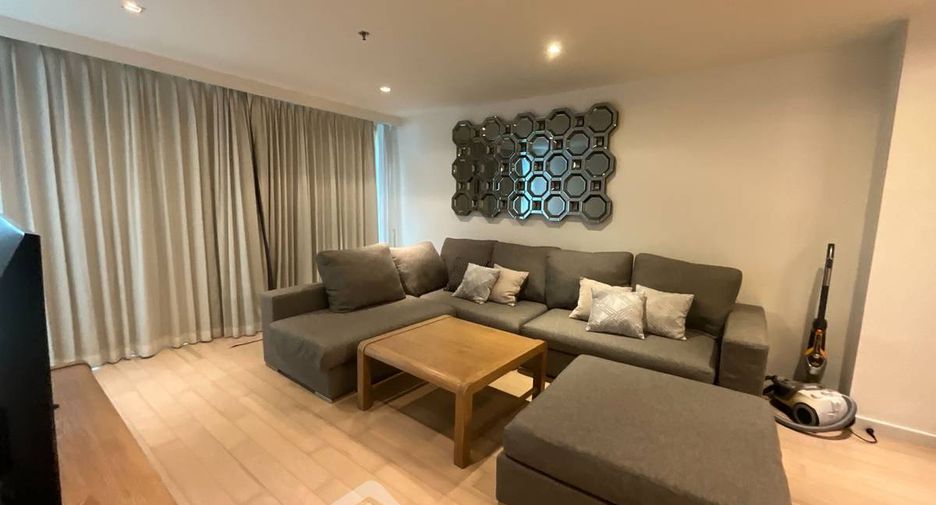 For rent 2 bedrooms condo in Watthana, Bangkok