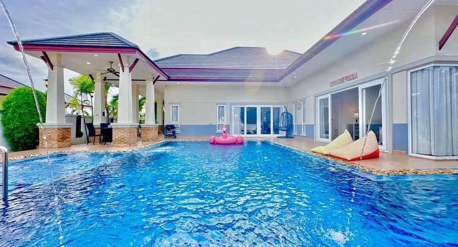 À vendre 4 chambres villa à Huay Yai, Pattaya
