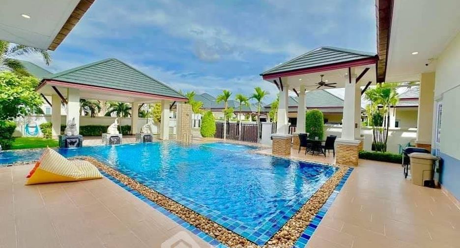 À vendre 4 chambres villa à Huay Yai, Pattaya