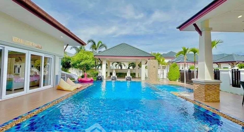 À vendre 4 chambres villa à Huay Yai, Pattaya
